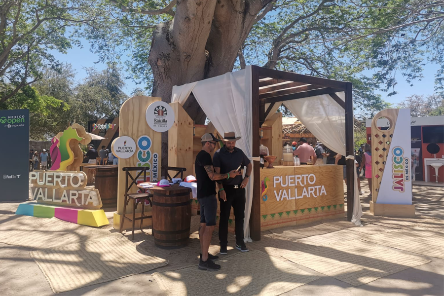 - Panel de alumnio con rauteo en 3D. - Letras 3D - Estructura - Iluminación LED